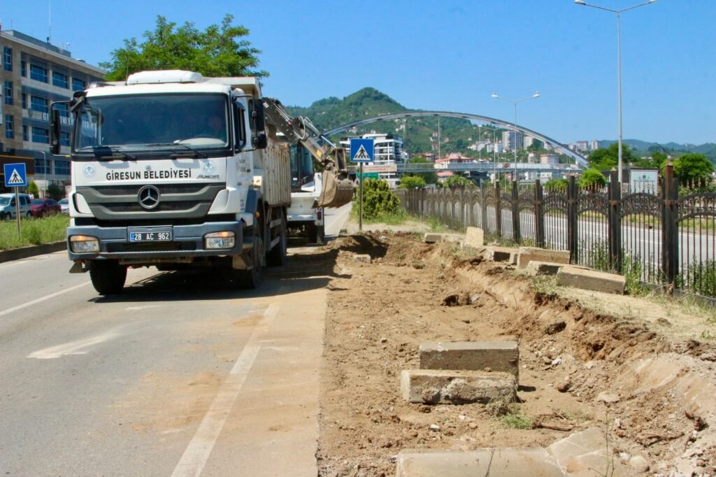Giresun Belediye Ekipleri Şehrin Her Yerinde..