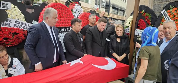 Eski Devlet Bakanı Dr. Burhan Kara, son yolculuğuna uğurlandı 